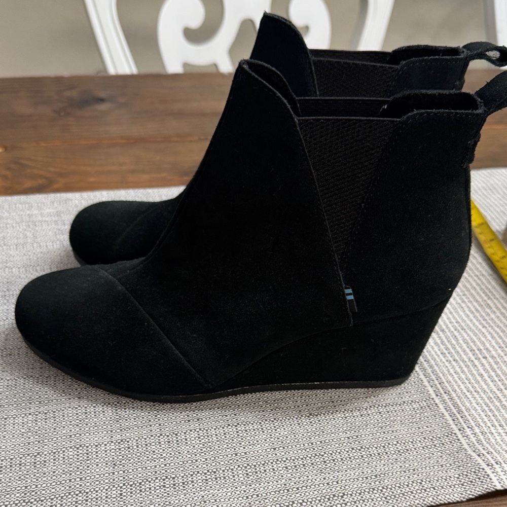 Toms Black Ankle Booties 9.5W